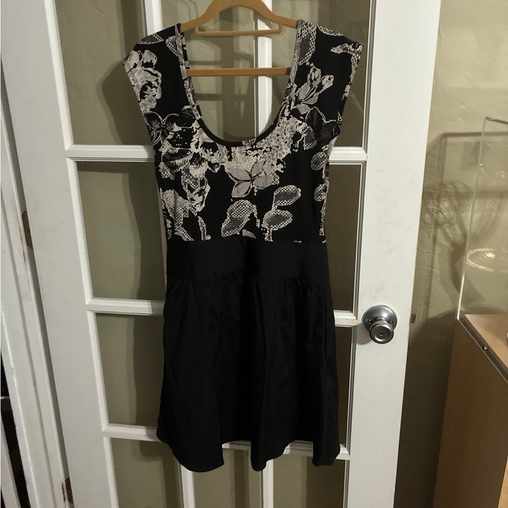 Floral Black and White Dress Express 8
